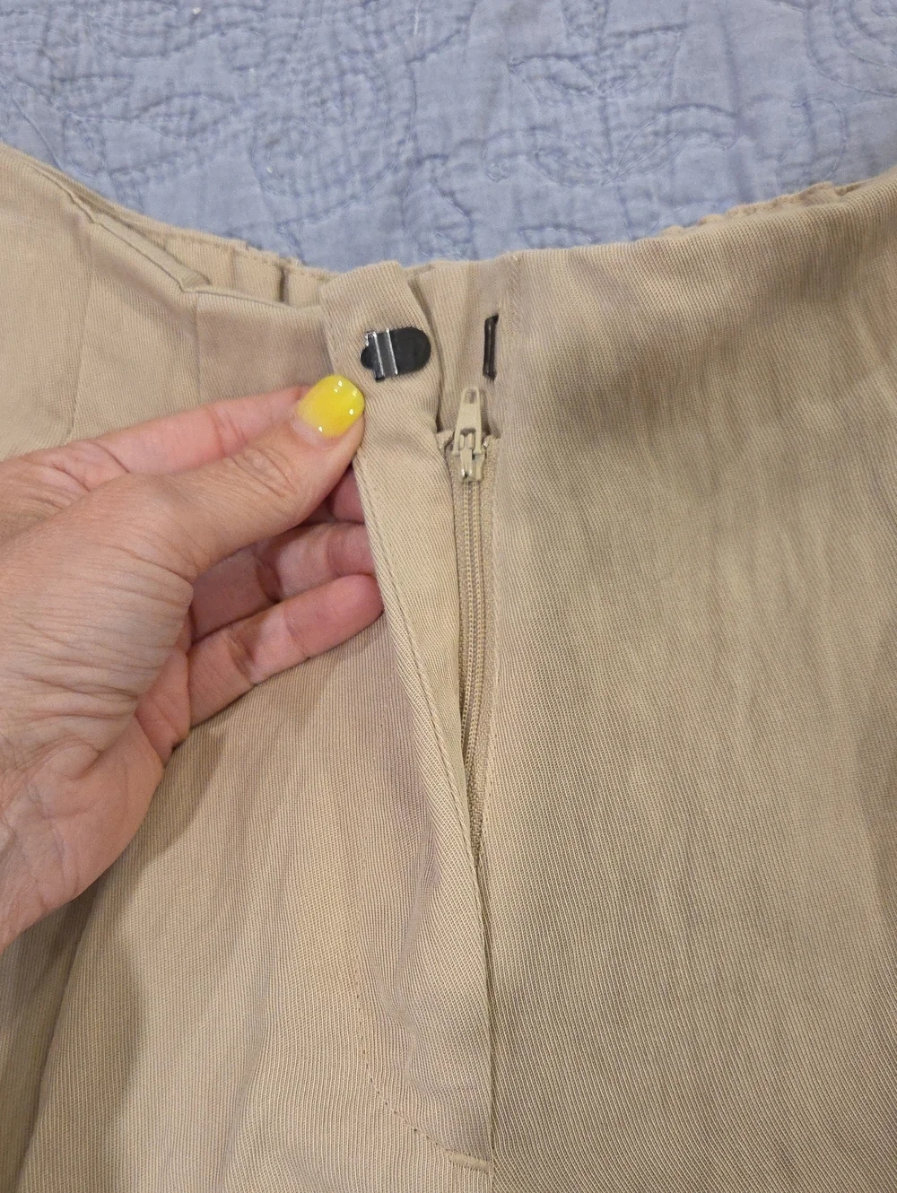 ZARA Pleated Wide-Leg Flowy Trousers in Beige - Size M (Excellent Condition)